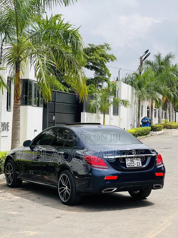 Mercedes-Benz C300 2019 Blue