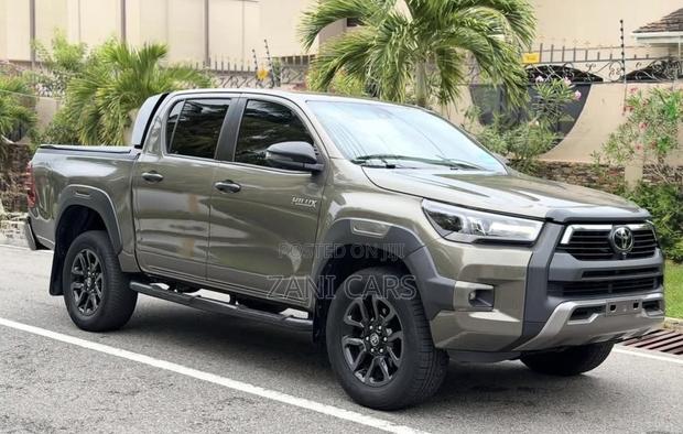 Toyota Hilux 2021 Gray