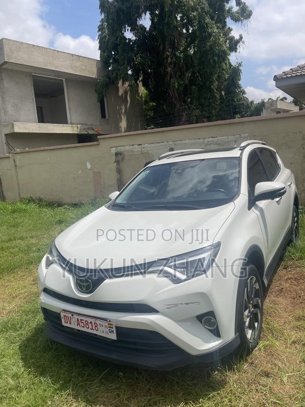 Toyota RAV4 2019 White