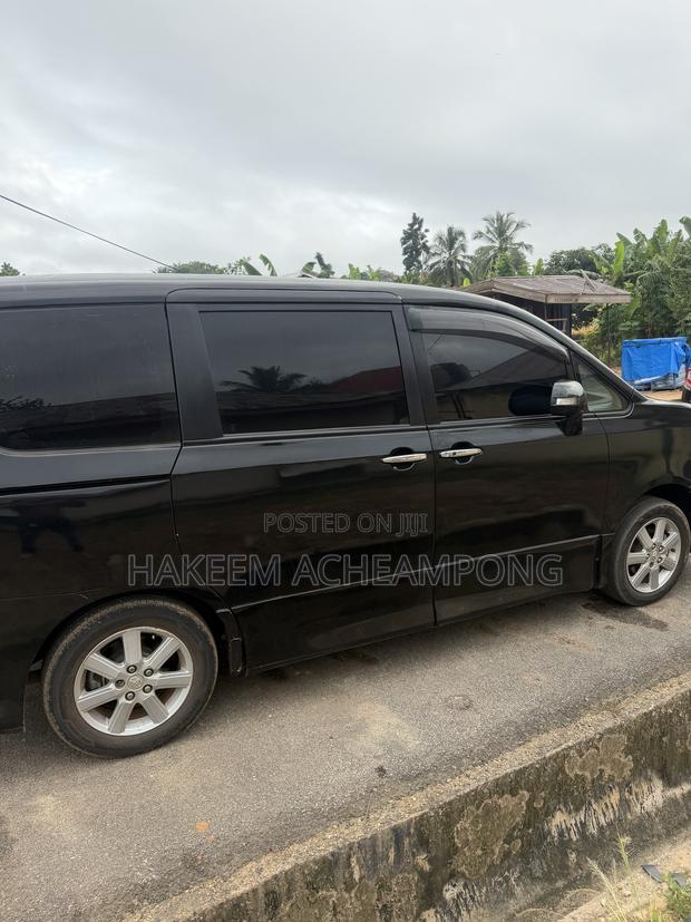Toyota Voxy 2013 Black