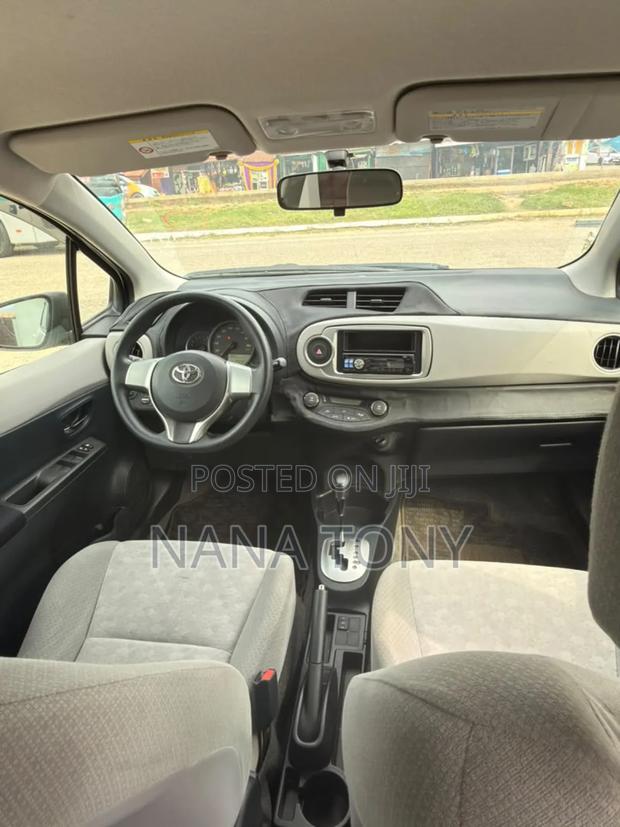 Toyota Vitz 1.5 FWD 5dr 2015 White