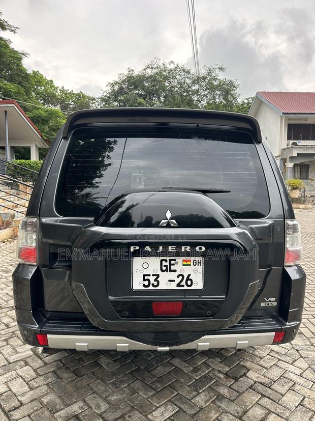 Mitsubishi Pajero V80 3.5 V6 GL/GLS 2017 Gray