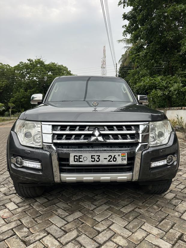 Mitsubishi Pajero V80 3.5 V6 GL/GLS 2017 Gray