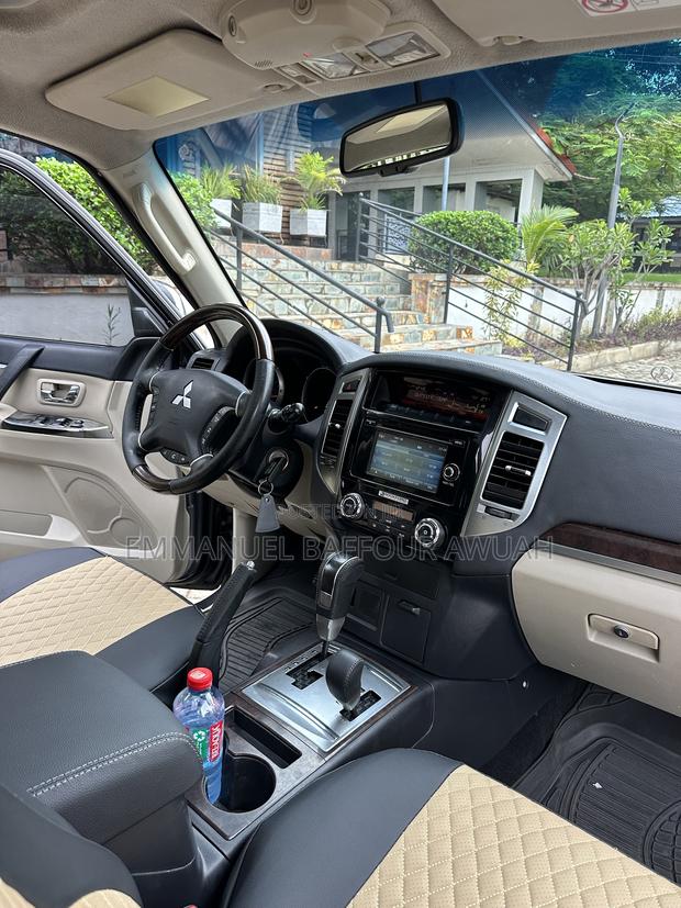 Mitsubishi Pajero V80 3.5 V6 GL/GLS 2017 Gray