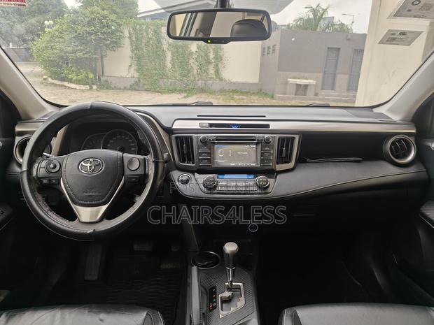 Toyota RAV4 LE 4dr SUV (2.5L 4cyl 6A) 2015 Gray