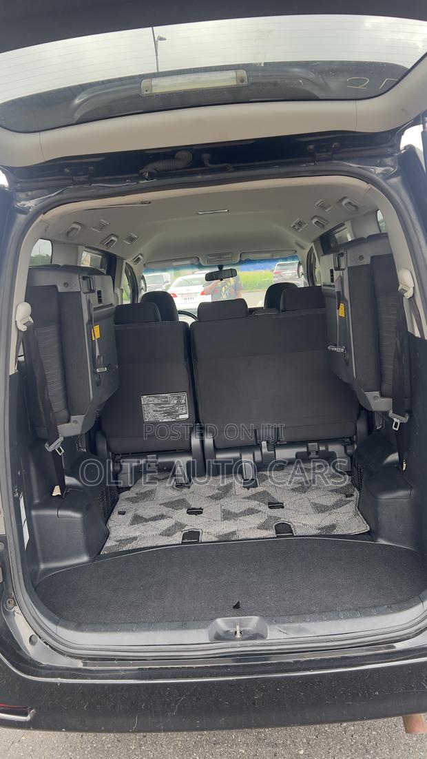 Toyota Voxy 2010 Black