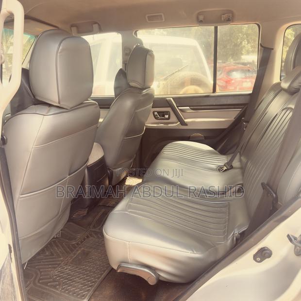 Mitsubishi Pajero 2010 Silver