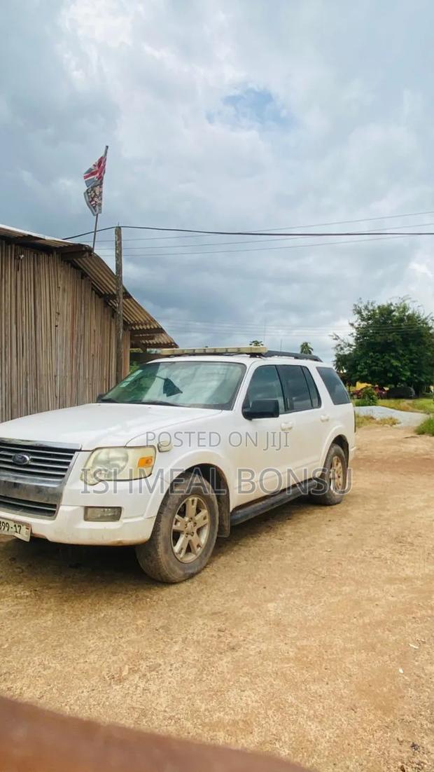Ford Explorer 2010 White