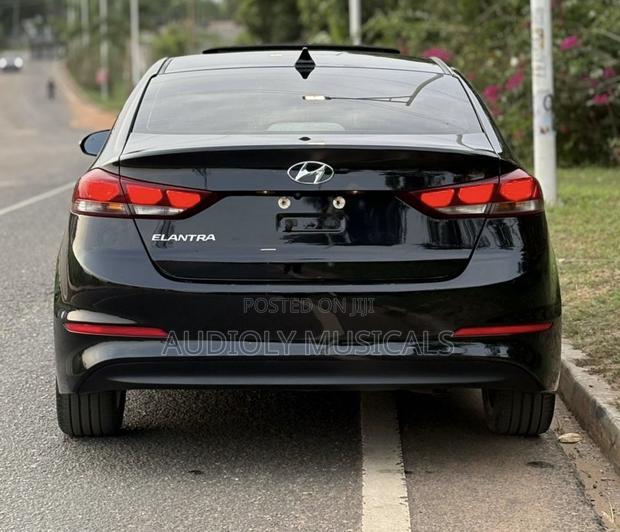 Hyundai Elantra 2017 Black