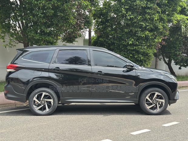 Toyota Rush 1.5 AWD 2018 Black