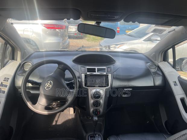 Toyota Vitz 1.3 AWD 3dr 2010 Black