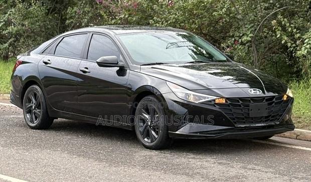 Hyundai Elantra SEL 2023 Black