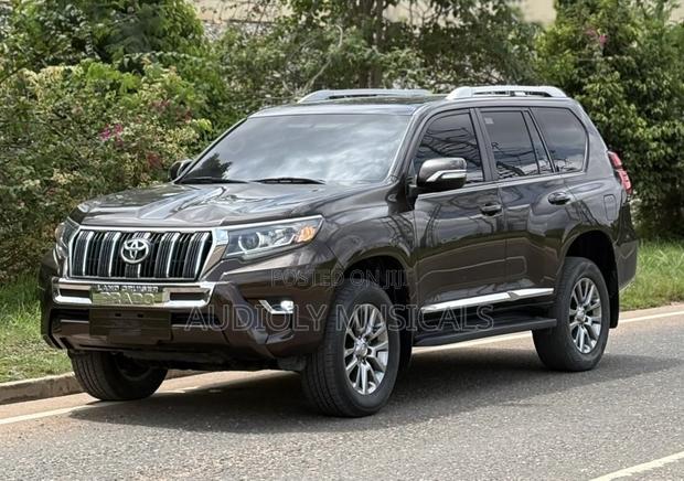 Toyota Land Cruiser Prado 2.7 2022 Brown