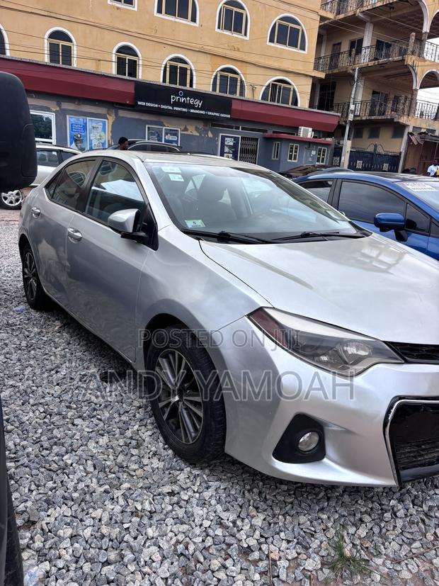 Toyota Corolla 2015 Silver