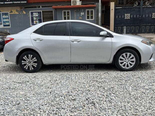 Toyota Corolla LE 4dr Sedan (1.8L 4cyl CVT) 2016 Silver