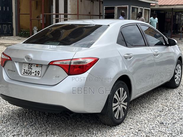 Toyota Corolla LE 4dr Sedan (1.8L 4cyl CVT) 2016 Silver
