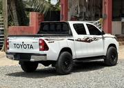 Toyota Hilux 2018 White for sale