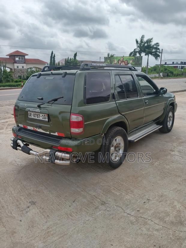 Nissan Pathfinder 2004 Green