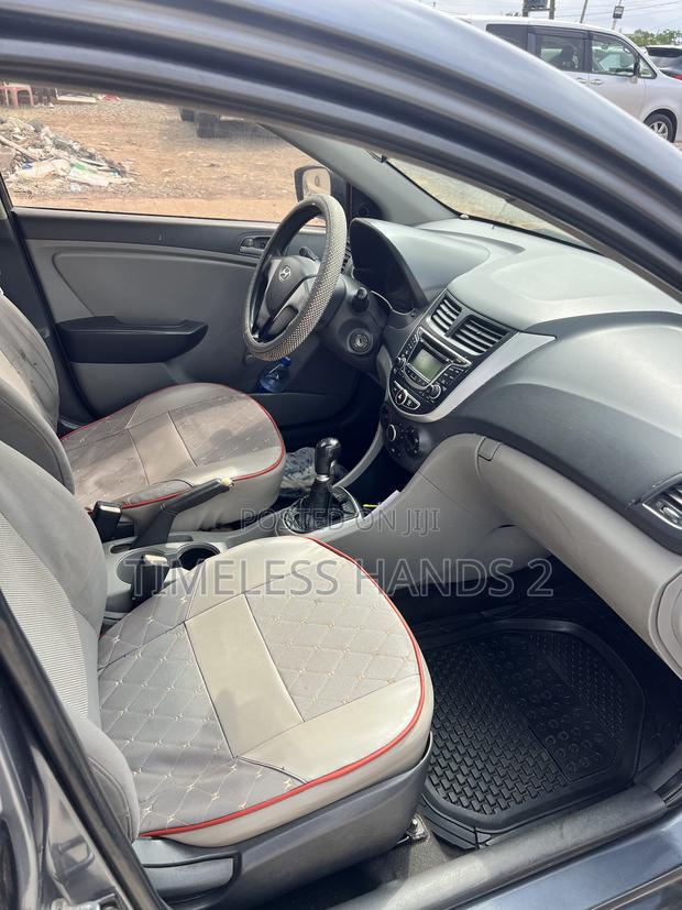 Hyundai Accent SE 2012 Gray