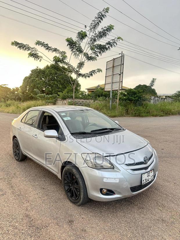 Toyota Yaris 2010 Silver