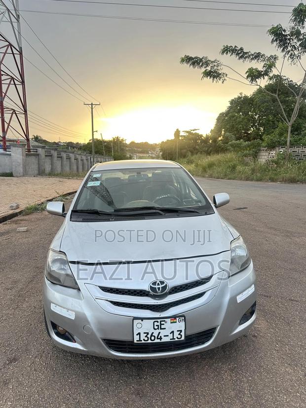 Toyota Yaris 2010 Silver