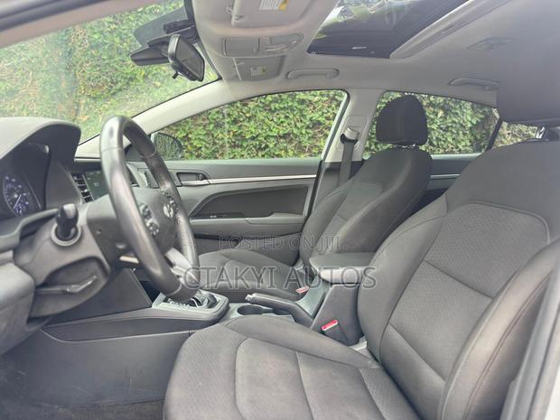 Hyundai Elantra 2020 Silver