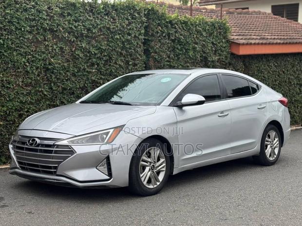 Hyundai Elantra 2020 Silver