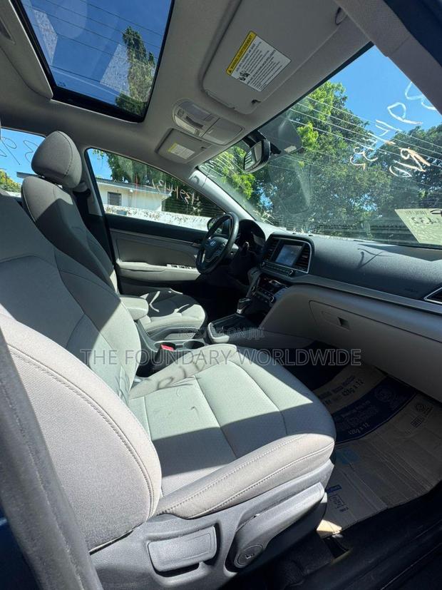 Hyundai Elantra SE 2018 Blue