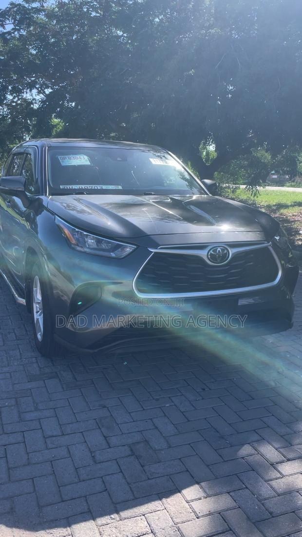 Toyota Highlander Platinum AWD 2020 Gray