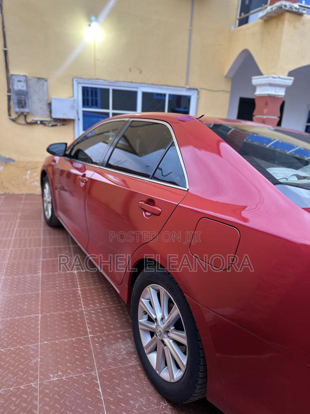 Toyota Camry XLE 4dr Sedan (2.5L 4cyl 6A) 2013 Red