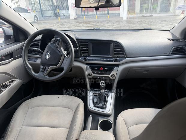Hyundai Elantra 2017 Gray
