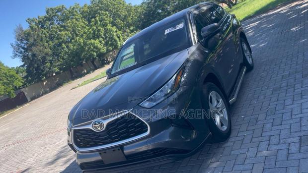 Toyota Highlander Platinum AWD 2020 Gray