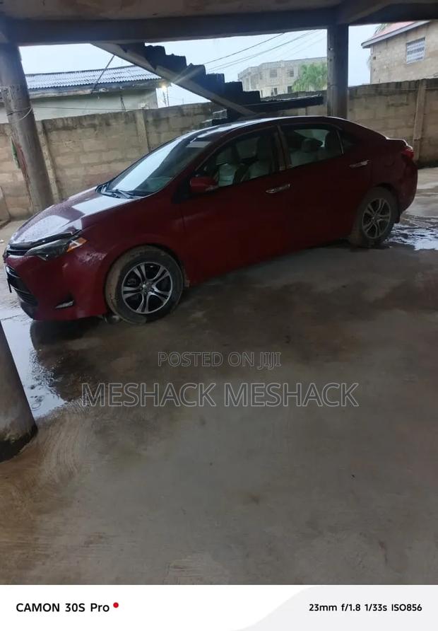 Toyota Corolla 2018 Red