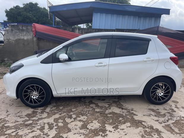 Toyota Vitz 1.3 AWD 3dr 2015 White