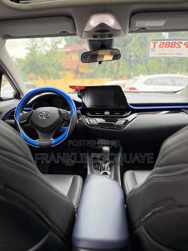 Toyota C-HR 2022 Red