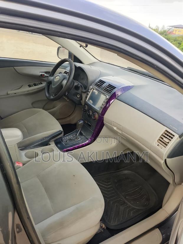 Toyota Corolla LE 4dr Sedan (1.8L 4cyl 4A) 2012 Gray