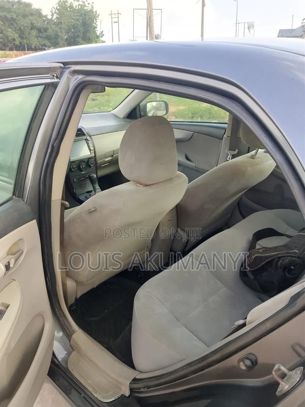 Toyota Corolla LE 4dr Sedan (1.8L 4cyl 4A) 2012 Gray