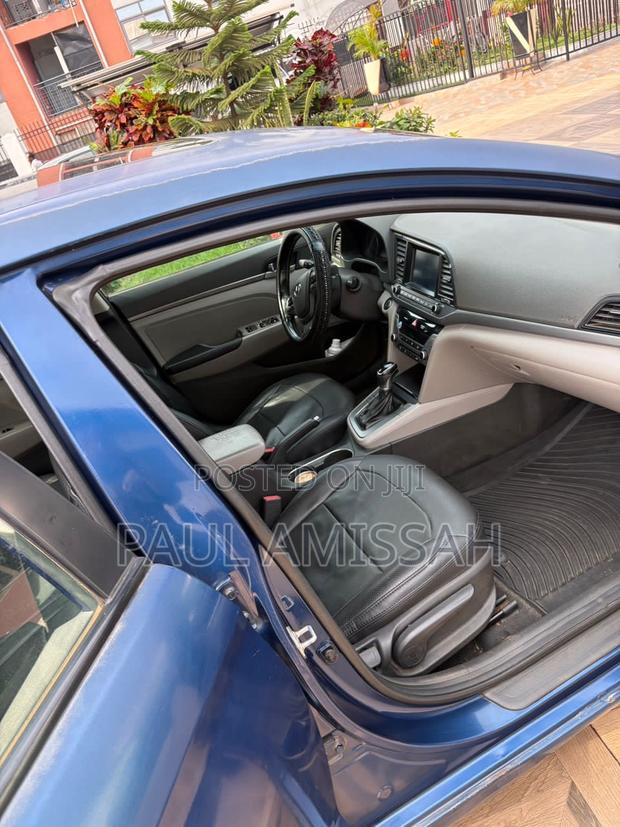 Hyundai Elantra Sport Sedan FWD (1.6L 4cyl 6M) 2017 Blue