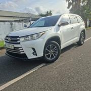 Toyota Highlander 2018 White for sale