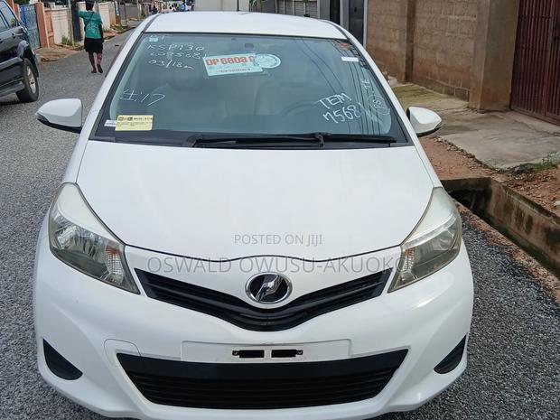Toyota Vitz 2013 White