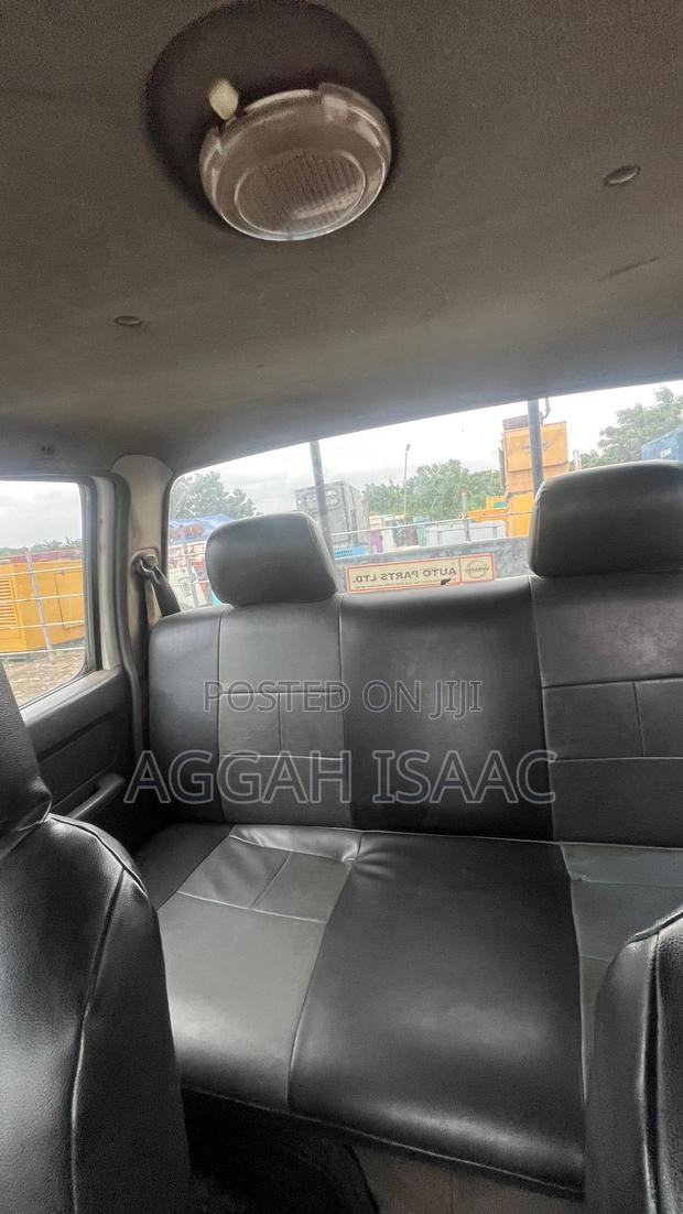 Nissan Hardbody 2014 White