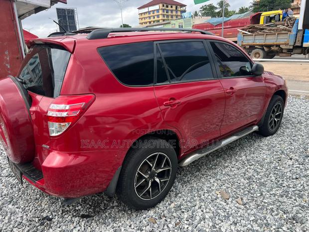 Toyota RAV4 2.5 2012 Red