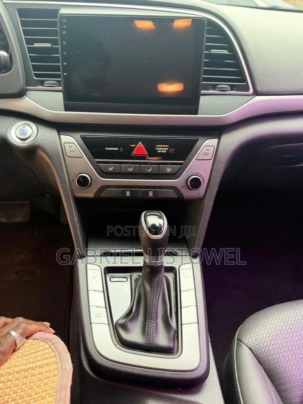 Hyundai Elantra Limited 2018 White