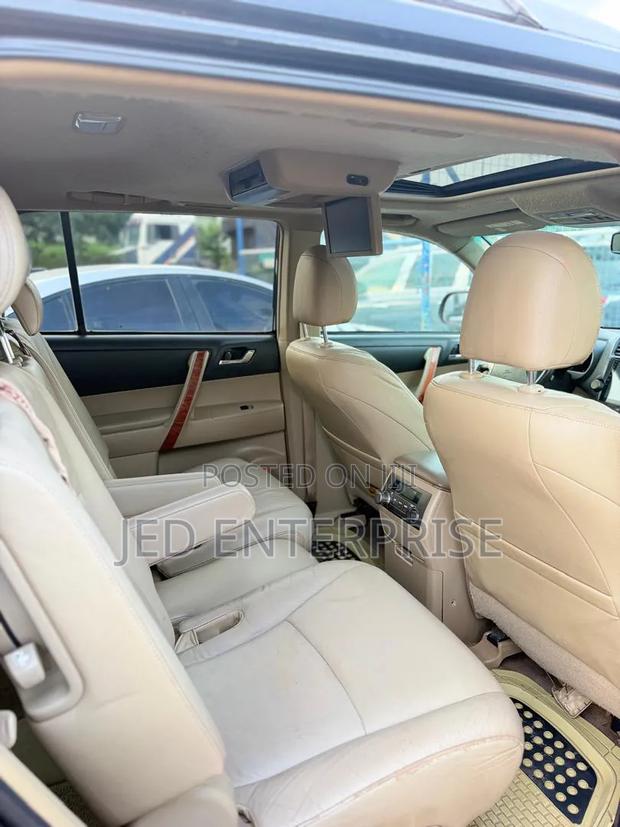 Toyota Highlander 2011 Black
