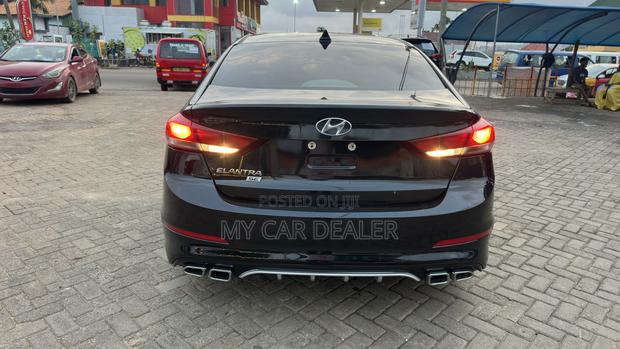 Hyundai Elantra Sport Sedan FWD (1.6L 4cyl 6M) 2017 Black