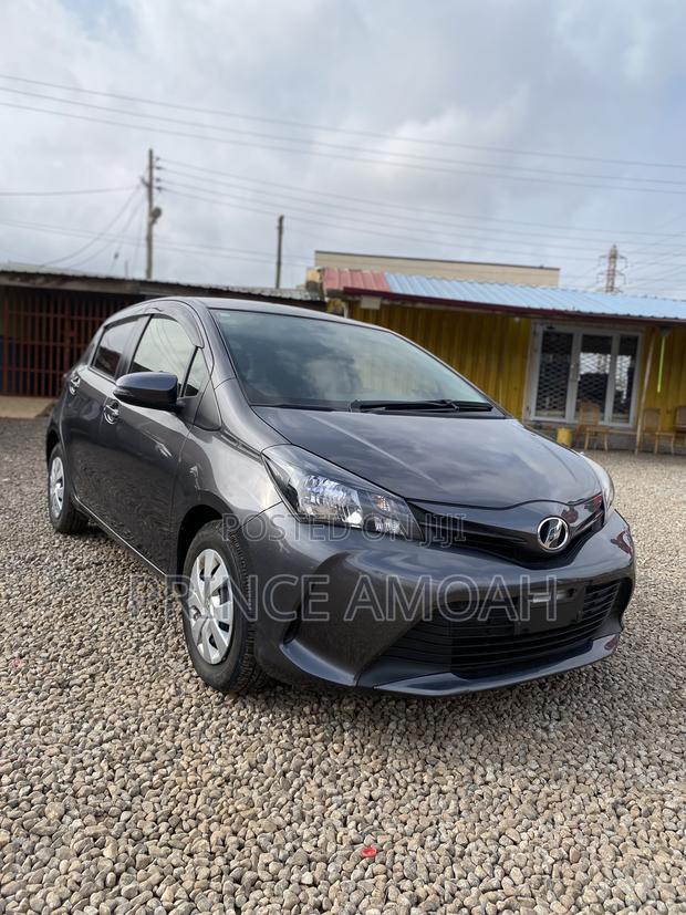 Toyota Vitz 1.5 FWD 5dr 2016 Black