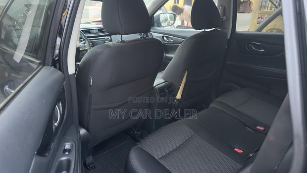 Nissan Rogue SV AWD 2018 Black