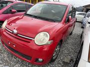 Toyota Sienta 1.5 AWD 2014 Red for sale