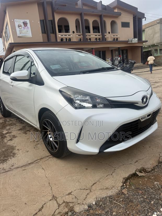 Toyota Vitz 1.3 FWD 5dr 2015 White