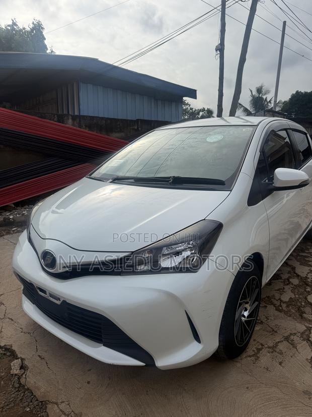 Toyota Vitz 1.3 FWD 5dr 2015 White
